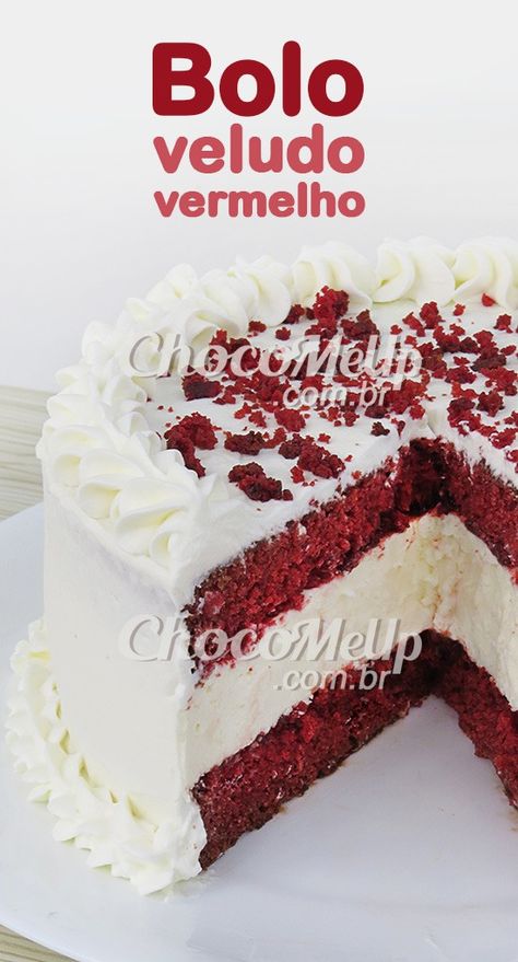 Receita de Bolo Red Velvet com Recheio de Cheesecake. Esse bolo é uma delícia! A massa é super fofinha e tem um recheio feito com cream cheese e cobertura de chantilly. Ótima idéia para sobremesa, festa de aniversário ou até mesmo para vender e ganhar um dinheiro extra. #receita #bolo #sobremesa #façaevenda #bolorecheado #doce Bolo Red Velvet Receita, Cape Verde Food, Bolo Red Velvet, Food Wishes, Cake Decorating Piping, Naked Cakes, French Desserts, Culinary Recipes, Yummy Cakes