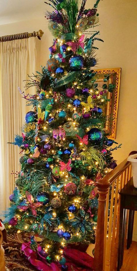 Carnival Christmas Tree, Butterfly Christmas Tree, Butterfly Christmas, Carnival Christmas, Peacock Theme, Tree Themes, Christmas Tree Inspiration, Colorful Christmas, Colorful Christmas Tree