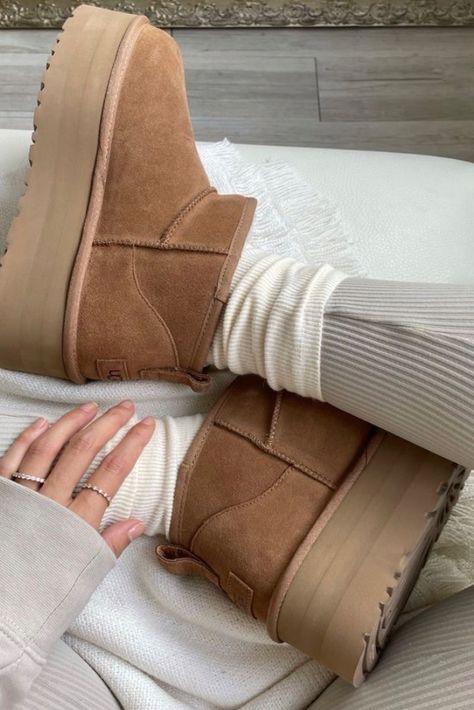 UGG dupes platform boots, cozy and comfortable perfect for winter season in 4 different colors and more sizes. Botas Ugg Outfit, Ugg Platform Boots, Ugg Aesthetic, Uggs Aesthetic, Cute Uggs, Ugg Ultra Mini, Sneaker Shop, Ugg Classic Ultra Mini, Uggs Outfit