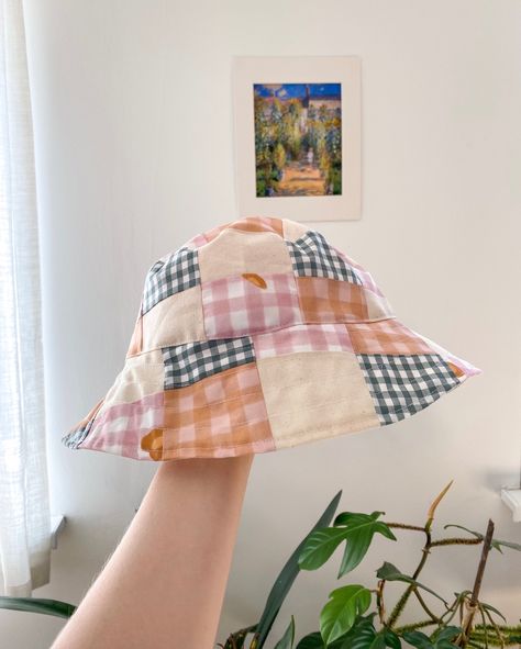 Spring is finally here!!! 😍🌸 And what better design to encapsulate the spirit of spring than this adorable patchwork bucket hat! It's completely one of a kind and handmade with fabric scraps, including some original Studio Minapop prints 🥰💫 . . . #bewustkopen #duurzamekleerkast #tragemode #circulartextiles #eerlijkekleding #duurzaamwinkelen #thinkbeforeyoubuy #modetips #deadstockfabric #slowsewing #sustainabletextiles #duurzamekledij #madeinvlaamsbrabant #vlaamseblogger #belgischeondernemer Picnic Print, Patchwork Bucket Hat, Pastel Style, Dopamine Dressing, Soft Girl Aesthetic, Sustainable Textiles, Slow Fashion Brands, Pastel Fashion, Gingham Fabric