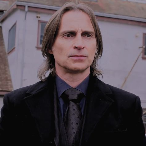 once upon a time icons // rumplestiltskin icons // mr gold icons Once Upon A Time Mr Gold, Mr Gold Once Upon A Time, Rumplestiltskin Once Upon A Time, Ouat Rumplestiltskin, Ouat Rumbelle, Gold Icons, Time Icon, Robert Carlyle, Disney Movies