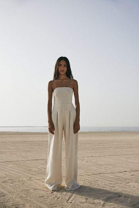 Summer Jumpsuit Outfit, Cream Jumpsuit, Eye Detail, Summer Swimwear, Jumpsuit Summer, Linen Jumpsuit, Strapless Jumpsuit, Swim Fashion, Leg Design