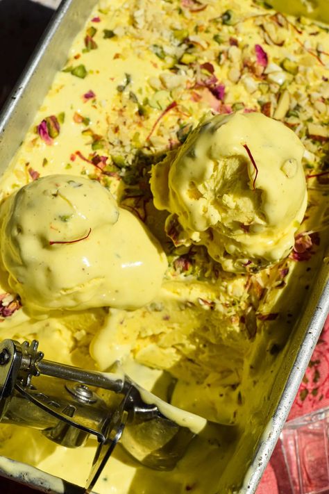 Easy Homemade Kulfi Ice Cream Kulfi Recipe Condensed Milk, Kulfi Ice Cream, Persian Ice Cream, Easy Indian Dessert, Saffron Recipes, Artisan Ice Cream, Kulfi Recipe, Pumpkin Mousse, Lemon Dessert Recipes