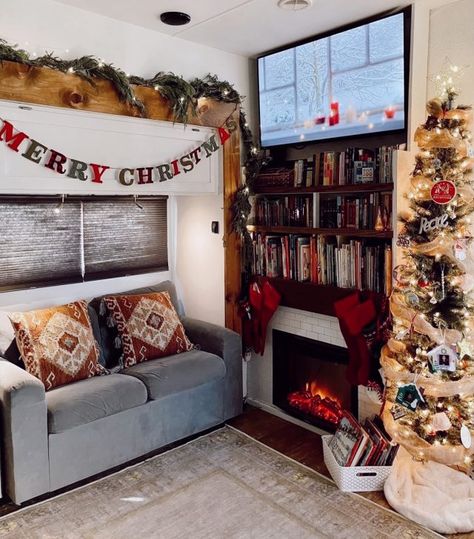 Rv Christmas Decorations Inside, Decorating An Rv, Rv Christmas Decorations, Christmas Decorations Inside, Christmas Rv, Rv Christmas, Rv Holiday, Rv Decor, Decor Inspiration