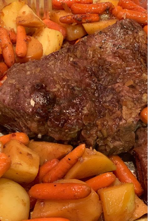 Onion Soup Mix Pot Roast, Roast With Onion Soup Mix, Chuck Roast Crock Pot Recipes, Roast Beef Crock Pot Recipes, Onion Soup Mix Recipe, Beef Roast Crock Pot, Crockpot Pot Roast, Crockpot Roast Recipes, Pot Roast Crock Pot Recipes