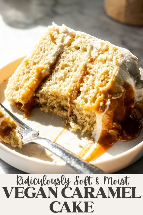 This shockingly moist vegan caramel cake will leave you speechless. It has layers of a soft, one bowl "buttery" vanilla cake, gooey salted caramel, and a rich and nutty 'brown butter' caramel frosting. All dairy free, no eggs, and strictly for caramel lovers only!! Vegan Chocolate Caramel Cake, Vegan Salted Caramel Cake, Vegan Applesauce Cake, Vegan Caramel Cake, Vegan Cinnamon Cake, Veggie Lunches, Sugar Free Vegan Desserts, Gluten Free Vegan Recipes Desserts, Vegan Dessert Bars