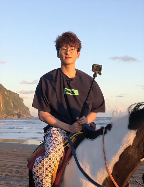 oh to be wonwoo's glasses as he rides a horse on the beach in pajamas at golden hour while holding a selfie stick Choi Hansol, Oh My Goddess, Won Woo, Hyun A, Adore U, Going Seventeen, Seventeen Debut, Seventeen Wonwoo, Seventeen Album