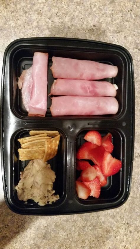 Bariatric bento lunch for Gastric Bypass patients Bariatric Lunches, Bariatric Lunch, Bariatric Recipes Sleeve, Vsg Recipes, Gastric Bypass Recipes, Bariatric Sleeve, Wls Recipes, Lap Band, Bariatric Friendly Recipes