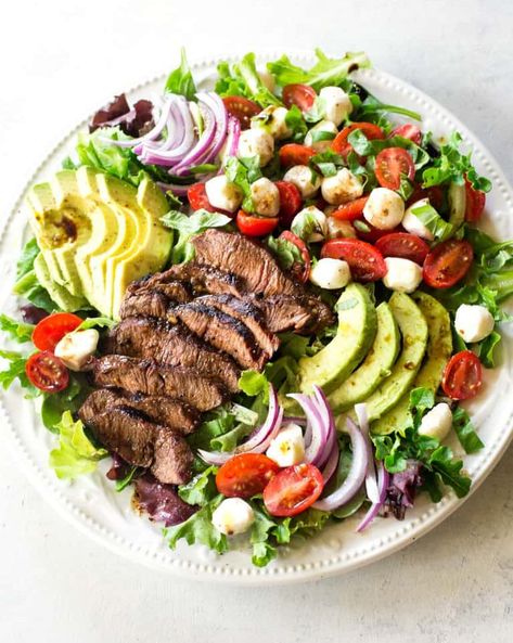 Leftover Steak Recipes, Steak Salad Recipe, Skirt Steak Recipes, The Girl Who Ate Everything, Leftover Steak, Chimichurri Recipe, Flat Iron Steak, Pan Seared Salmon, Marinated Steak