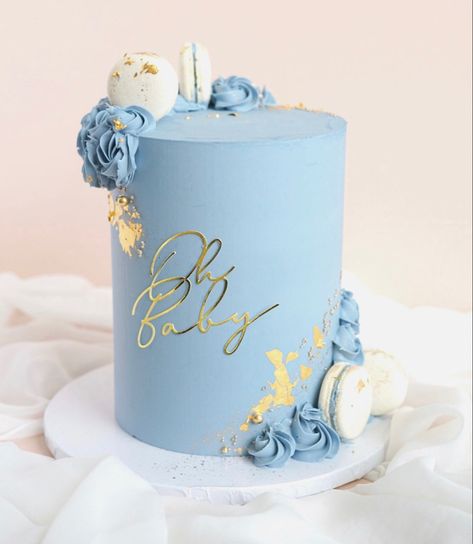 Baby Boy Baby Shower Cakes, Cake Light Blue, Cake Decorating Blue, Elegant Baby Shower Cakes, Baby Shower Cake Ideas For Boys, Blue And White Cake Design, Blue Theme Cake, Light Blue Cake Design, Pastel Blue Cake