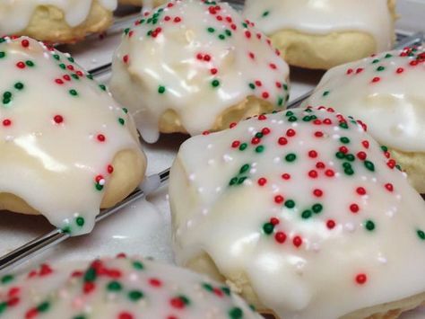 Anginetti (Italian Lemon Drop Cookies). I love these! Next time I will add the zest of a lemon to the frosting for a little something extra. :) Anginetti Cookies, Italian Lemon Drop Cookies, Italian Lemon Cookies, Italian Ricotta Cookies, Christmas Abbott, Lemon Drop Cookies, Drop Cookie Recipes, Ricotta Cookies, Holiday Platters