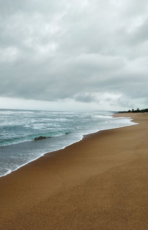 Candolim Beach, Goa, India Kerala Sea Photography, Goa Monsoon, Monsoon Beach, Delhi Travel, Monsoon Rain, Happy Pongal, Love Pinterest, Beach Video, Pinterest Photography