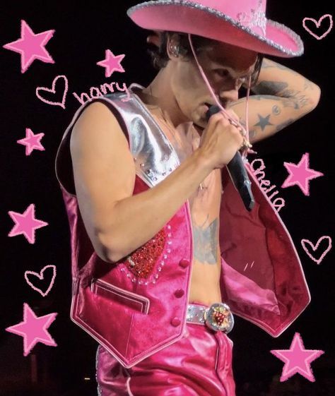 Harry Styles Pink, Harry Taylor, Perfect Handwriting, Harry Styles Outfit, Harry Styles Edits, Harry Styles Wallpaper, Harry Styles Photos, Harry Styles Love On Tour, Love On Tour