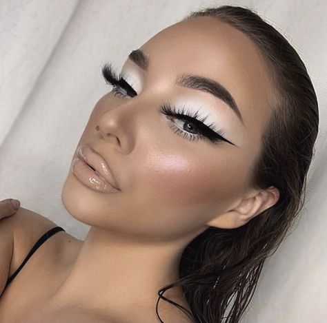 Dark Angel Makeup, White Eye Makeup, Angel Makeup, Crystal Makeup, White Eyeshadow, Eye Makeup Styles, White Makeup, Eye Makeup Pictures, Matte Makeup