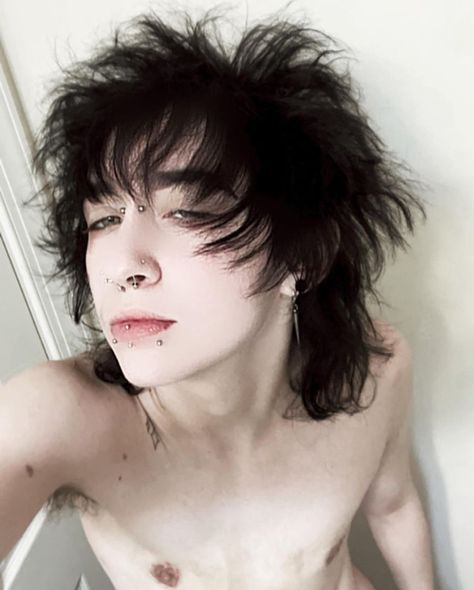 Short Emo Hair Men, Short Black Dyed Hair, Punk Hair Styles Male, Mens Goth Hair, Goth Men Hairstyles, Emo Men Hair, Long Emo Hair Men, Alternative Masc Hair, Goth Haircut Men