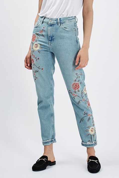 MOTO Floral Embroidered Mom Jeans | Topshop Jeans With Flowers, Embroidered Mom Jeans, Ripped Jeggings, Diy Vetement, Trendy Swimwear, Outfit Jeans, Jeans Mom, Embroidered Jeans, Inspiration Mode