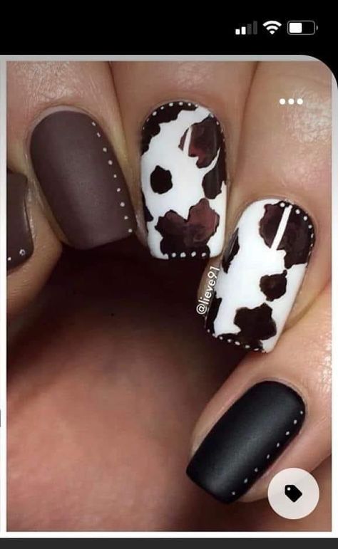 Nail Ideas Western, Western Style Nails, Western Nail Ideas, Cowgirl Nails, Nails Western, Country Acrylic Nails, Rodeo Nails, Cow Print Nails, Cowboy Nails