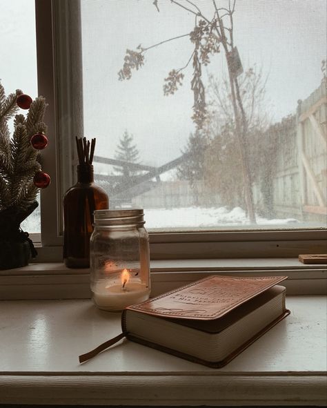 Hibernation Era, Dark Academia Room Inspo, Gilmore Core, December Moodboard, Rain And Coffee, Academia Room, Rain Aesthetic, Inspiring Places, Snow Fall