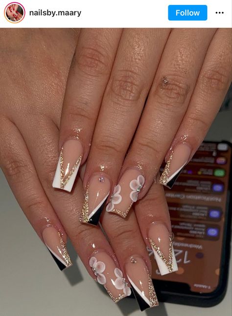 White Graduation Nails Short, Simple Graduation Nails Short, Graduation Nails Gel Short, Nails For 8th Grade Graduation, Graduation Nails Ideas 2023 Short, Homecoming Nails Acrylic Gold, Nails For Graduation Pictures White, Graduation Nails Acrylic Black And Gold, Graduation Nails White And Gold