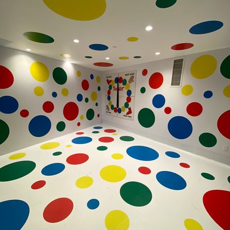 Why have a rec room when you can have a Twister Room?! ✨ Note the giant #Twister spinner mounted to the wall...(This Damien Hirst decor, btw, makes me hungry for Wonder Bread 🍞 🔵🔴🟡) And, best of all, a martini-intensive bar is mere inches away. 🍸 #TWAHotel Twister Spinner, Giant Twister, Board Game Themes, Twa Hotel, Lifeway Vbs, Twister Game, Post Prom, Wonder Bread, Prom Themes