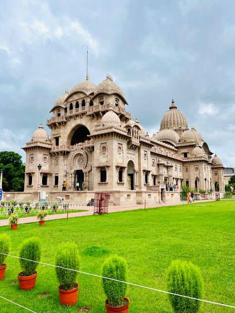 The belur math temple Belur Math Kolkata, Belur Math, Sketching Reference, Dog Drawing Simple, Temple Drawing, Manifesting Vision Board, Drawing Simple, Couples Poses, Durga Maa