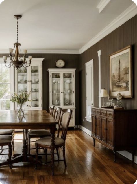 Vintage Dining Room Decor French Style, Vintage Guest Room Decor, Vintage Country Dining Room, Dining Room Brown Walls, Vintage Living Room Antique Decorating Ideas, Antique Traditional Home Decor, Light Academia Dining Room, French Vintage Interior Design, English Traditional Decor