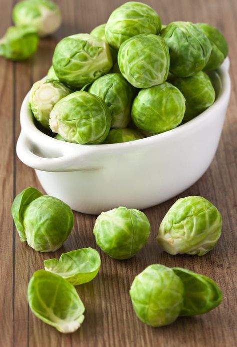 A tasty dish of Brussels sprouts starts with the Brussels sprouts that you buy and how you prepare them for cooking. Preparing Brussel Sprouts, Savoury Meals, Baby Food Guide, High Fiber Vegetables, Sprouts Recipes, Baby Puree Recipes, Baby Puree, Sprout Recipes, Brussels Sprouts Recipe