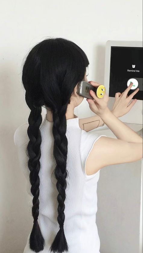 Dr Hairstyles, Full Bangs Long Hair, Long Shiny Hair, Cool Girl Outfits, Hair Style Korea, Hair Inspiration Long, Skin Colors, Ribbon Hairstyle, Pretty Skin