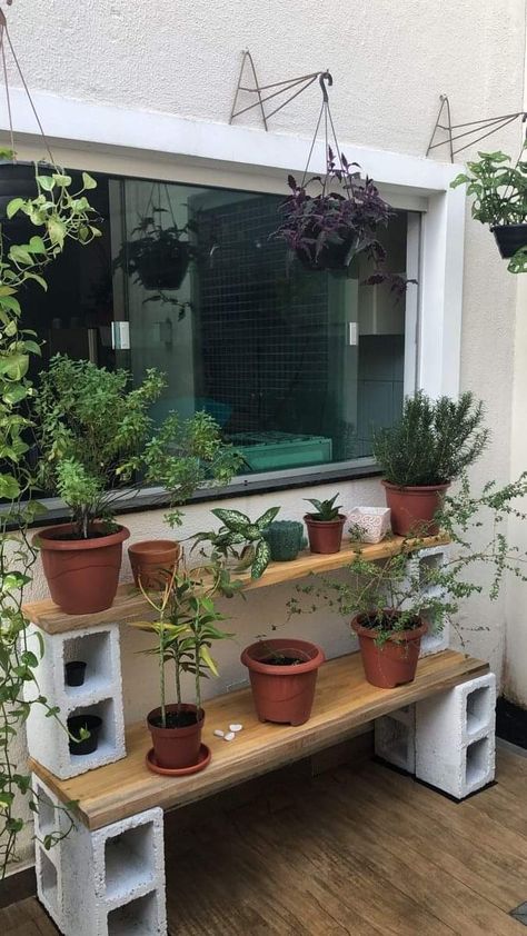 Rustic Gardening, Wall Gardens, Homemade Garden, Green Backyard, Vertical Art, Landscape Outdoor, نباتات منزلية, Plant Stands Outdoor, Yard Landscape