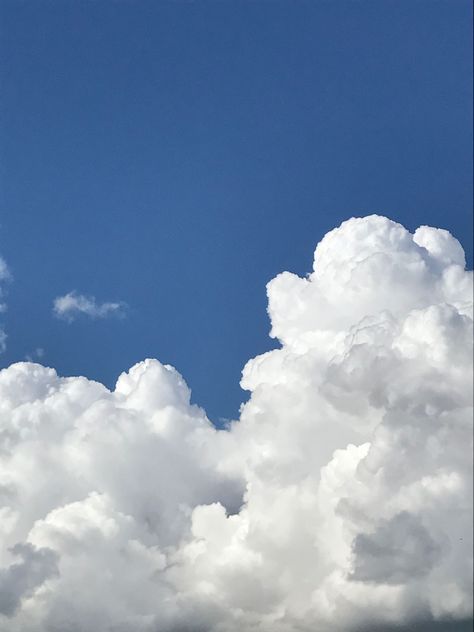 Amazing Sky Photos, Blue Cloud Aesthetic, Blue Aesthetic Desktop, Cloud Sky Aesthetic, Blue Clouds Aesthetic, Blue Cloud Wallpaper, Nubes Aesthetic, Cloud Aesthetic Wallpaper, Cloud Wallpaper Aesthetic