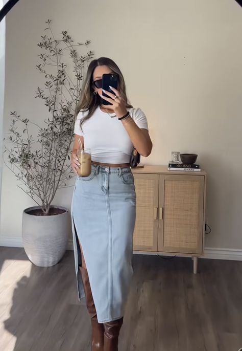 Long Silky Skirt Outfits, Must Have Outfits For Women, Church Outfit Dress, Church Outfit, Dressed To Kill, Outfit Inspo Fall, Mom Outfits, Lookbook Outfits, Fall Winter Outfits