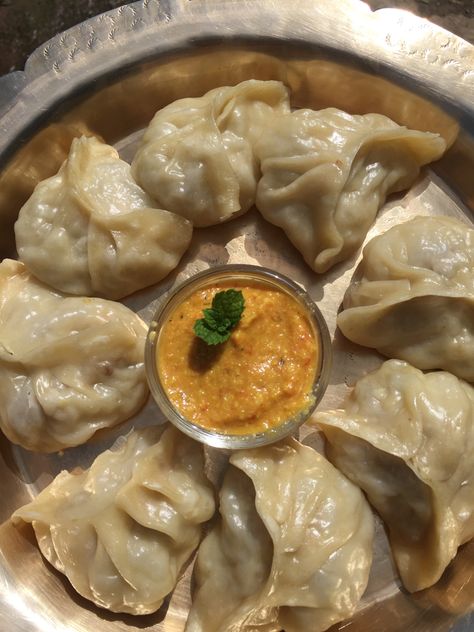 Momos Aesthetic, Homemade Momos, Nepali Aesthetic, Momo Dumplings, Dumplings Homemade, Momo Food, Indian Fast Food, Variety Food, Nepali Food