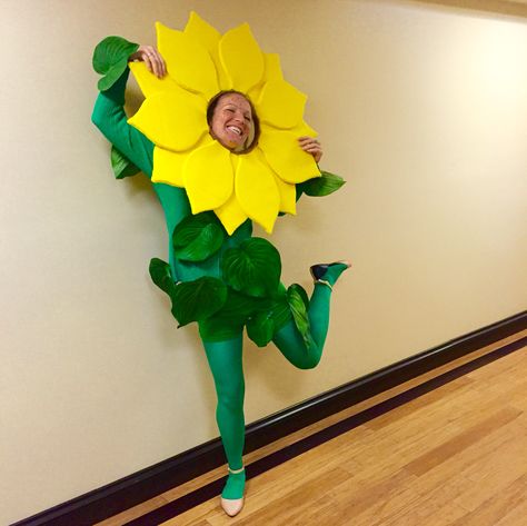 Maškare Kostimi, Sunflower Costume Diy, Sunflower Halloween Costume, Daisy Costume Flower, Flower Costume Diy, Sunflower Costume, Sunflower Halloween, Halloween Food Crafts