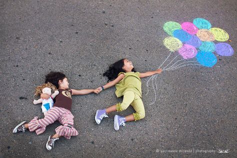 By carrie anne miranda photography    soak chalk to get brighter colors Sidewalk Chalk Photos, Photo Illusion, Chalk Photography, Chalk Photos, Kind Photo, Summer Family Photos, Sidewalk Chalk Art, Foto Tips, Sidewalk Chalk