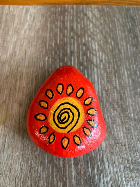 Diy Rock Art, Stone Art Painting, Hippie Painting, Summer Painting, Painted Rocks Diy, Rock Painting Ideas Easy, Rock Painting Patterns, Paint Rock, Rock Painting Designs