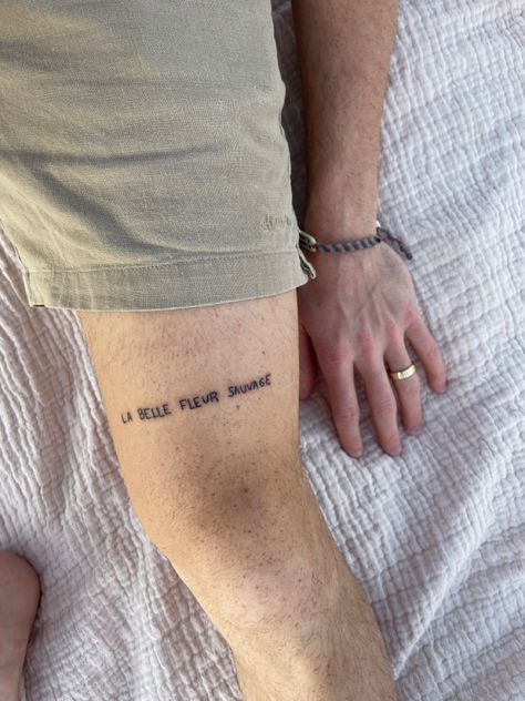 Body Doodles, Handwriting Tattoo, Tattoos 2023, Handwriting Tattoos, Good Tattoo Quotes, Tattoo Thigh, Tattoo Inspiration Men, Text Tattoo, Leg Tattoo Men