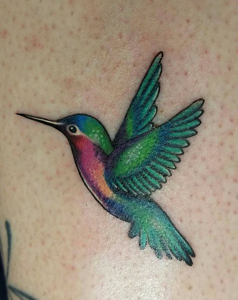 Colorful Hummingbird Tattoo, Hummingbird Flower Tattoos, Hummingbird Tattoos, Flor Tattoo, Colorful Hummingbird, H Tattoo, Dragonfly Tattoo Design, Mom Tattoo Designs, Dandelion Tattoo