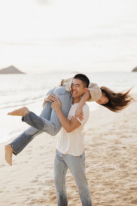 Waimanalo Beach Oahu Hawaii Sunrise Engagements Outdoor Photoshoot Inspiration, Waimanalo Beach, Engagement Pictures Beach, Couples Beach Photography, Sunset Engagement Photos, Hawaii Pictures, Beach Engagement Photoshoot, Sunrise Pictures, Engagement Pictures Poses