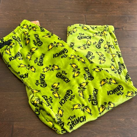 Dr Seuss The Grinch Mens Pajama Pants Nwt Plush Halloween Green Pjamamas Pants, Grinch Clothing, Grinch Pajama Pants, Lilly Drawing, Pajama Pants Men, Fuzzy Pj Pants, Pijama Pants, Scene Clothes, Grinch Pajamas