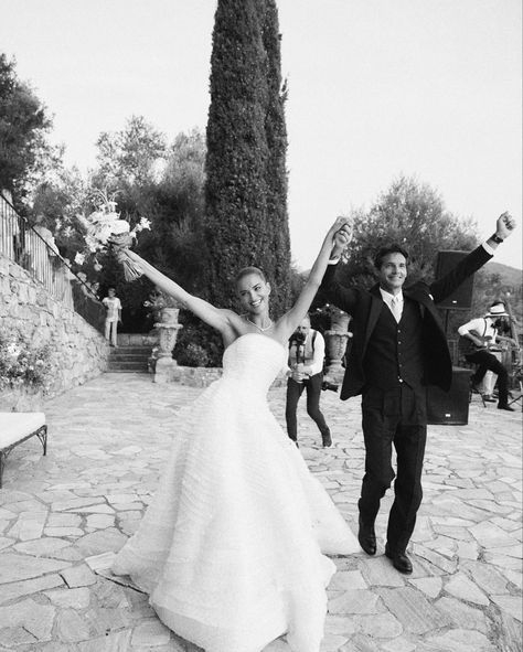 Gabrielle Caunesil, Grateful For Everything, Words To Describe, Wedding Mood, Wedding Photo Inspiration, Dreamy Wedding, Italy Wedding, Young And Beautiful, Wedding Pics