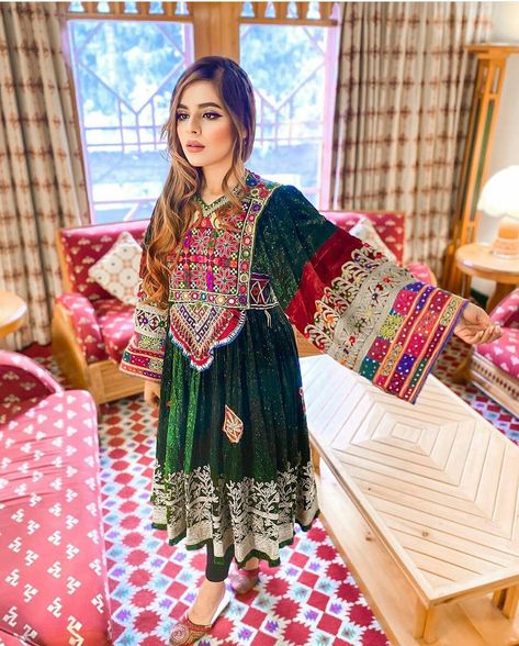 New Party Wear Indian Dress, Pathani Frock, Afghani Dresses, Pakistan Clothes, Afghani Clothes, Afghan Girl, Funky Dresses, Pakistani Wedding Outfits, Afghan Fashion