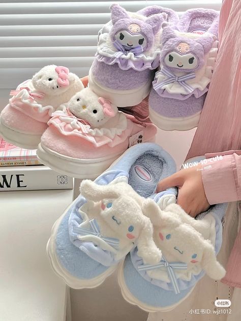 Sanrio Slippers, Kawaii Slippers, Sanrio Outfits, Sanrio Clothes, Slippers Cute, 2000s Japanese Fashion, Kitty Clothes, Pretty Wallpapers Tumblr, Kawaii Sanrio