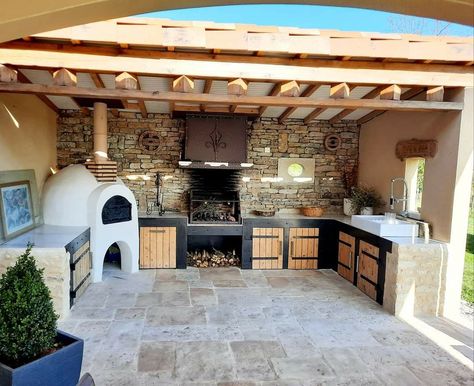 Patio Pizza Oven Ideas, Barbeque Design, Home Pizza Oven, Kitchen Backyard, Cooking Station, Durable Countertops, Backyard Grill, Cocktail Station, Deck Bar