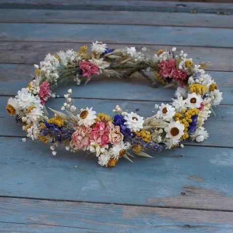 Festival Meadow Dried Flower Hair Crown Wedding Daisies, Hair Crown, Flower Crown Wedding, Woodland Wedding, Flower Garlands, Crown Hairstyles, Floral Crown, Flower Hair, Dried Flower