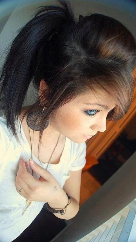 Ponytail & Bangs - Hairstyles and Beauty Tips Ponytail Ideas, Bump It, Scene Girl, Emo Hair, Hair Affair, Hairstyles Summer, Short Wavy, Scene Hair, Sleek Ponytail