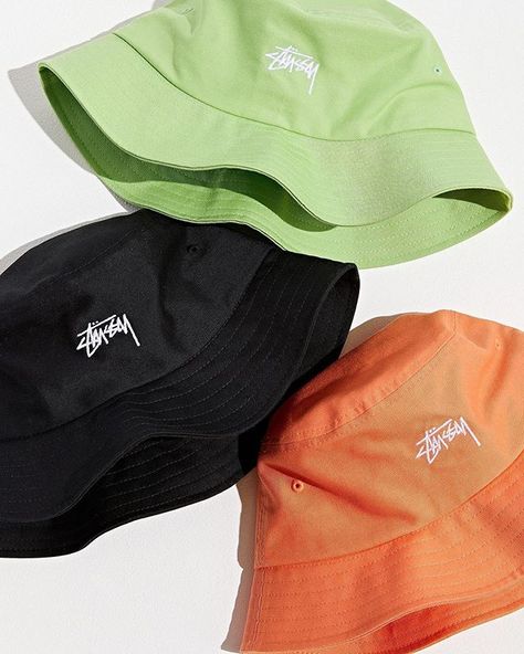 Shawn Stussy, Bucket Hat Outfit, Bucket Hat Fashion, Smiley Piercing, Mens Bucket Hats, Stylish Caps, Outfits With Hats, Cute Hats, Bucket Hats