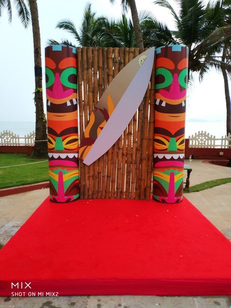 Goa Theme Party Decoration, Hawaiian Backdrop, Fiesta Photo Booth, Indian Christmas, Theme Board, Cheer Life, Hawaii Hotels, Hawaii Party, Mandap Decor