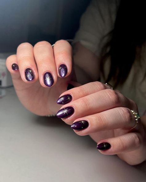 Purple Nails With Stars, Dark Purple Nails With Design, Dark Violet Nails, Deep Purple Nails Design, Purple Star Nails, Dark Purple Nail Designs, Deep Purple Nails, Dark Purple Nails, Violet Nails