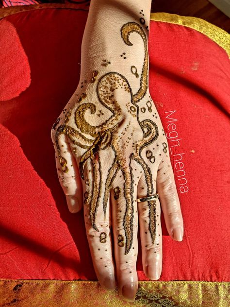 Octopus Henna Tattoo, Lion Henna, Henna Ideas, Cute Octopus, Henna Designs Easy, Simple Henna, Henna Tattoos, Tattoos Designs, Henna Tattoo Designs