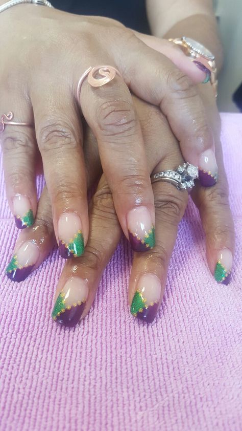 Mardi Gras French Tip Nails, Mardi Gras Inspired Nails, Mardi Gras Nails Design Simple, Mardi Gras Fingernails, Mardi Gras Nail Art, Simple Mardi Gras Nails, Mardi Gras Nails Acrylic, Mardi Gras Nails Ideas, New Orleans Nails